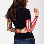 Damski t-shirt z tatuażem American Patriot - motyw flagi i patriotycznych symboli amerykańskich , widok z tyłu