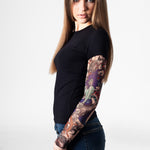 Damski T-shirt z tatuażem Sexy & Zombie Siren – motyw syreny zombie i syreny w stylu Ariel, widok lewego rękawa
