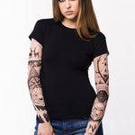 Damski T-shirt z tatuażem Wolf&Bear - motyw geometrycznego wilka i geometrycznego niedźwiedzia, widok z przodu