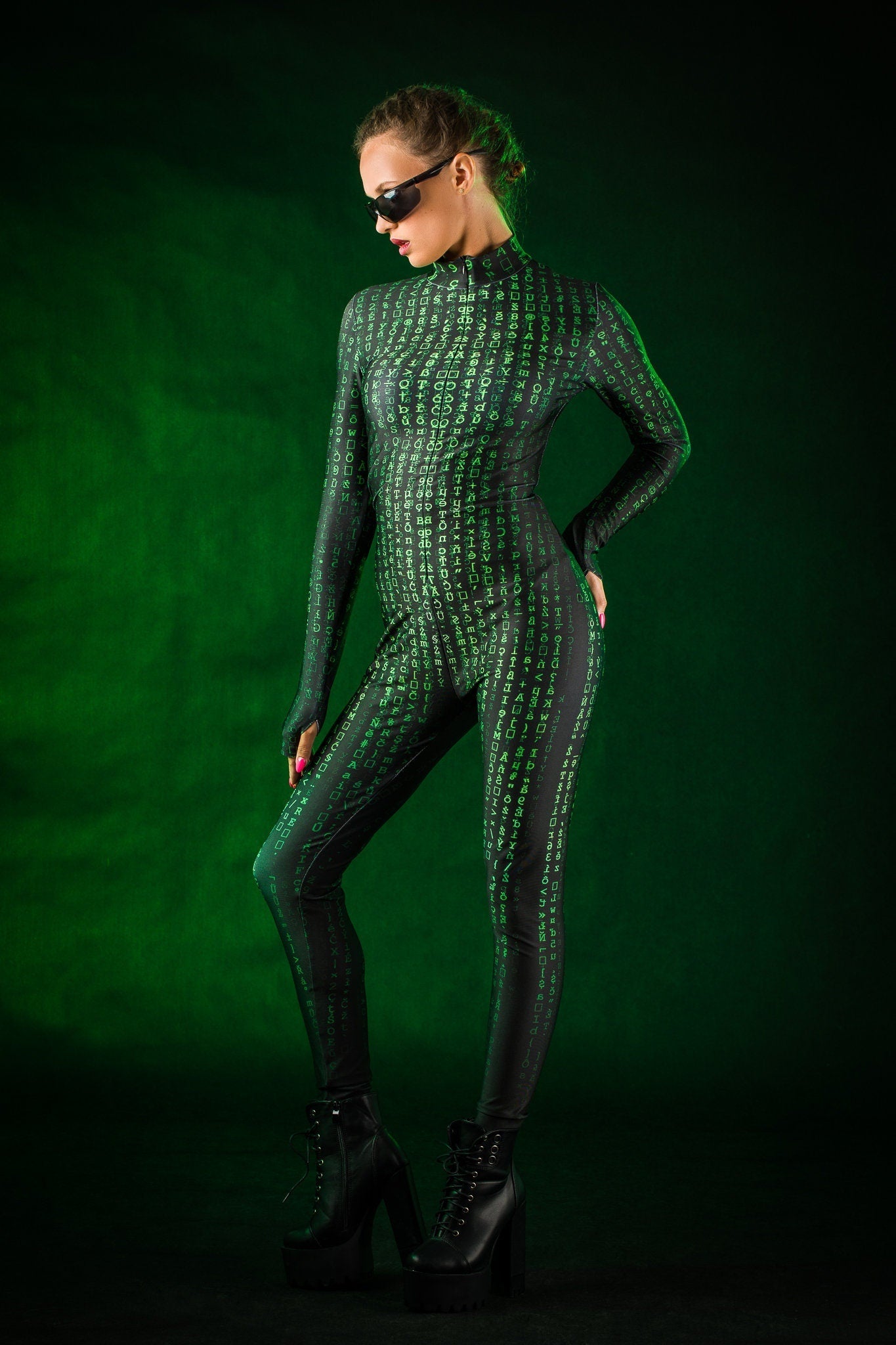 Matrix Halloween costume for women, featuring a black jumpsuit with tattoo effect on the back, inspired by the White Rabbit and Matrix themes, perfect for Halloween or cosplay events.