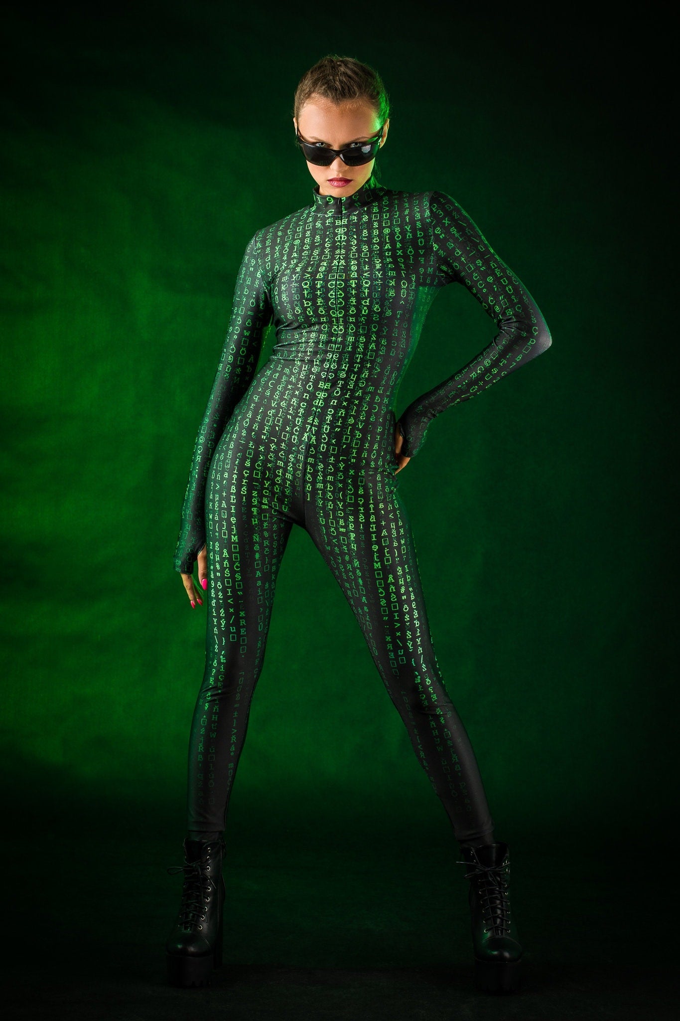 Matrix Halloween costume for women, featuring a black jumpsuit with tattoo effect on the back, inspired by the White Rabbit and Matrix themes, perfect for Halloween or cosplay events.